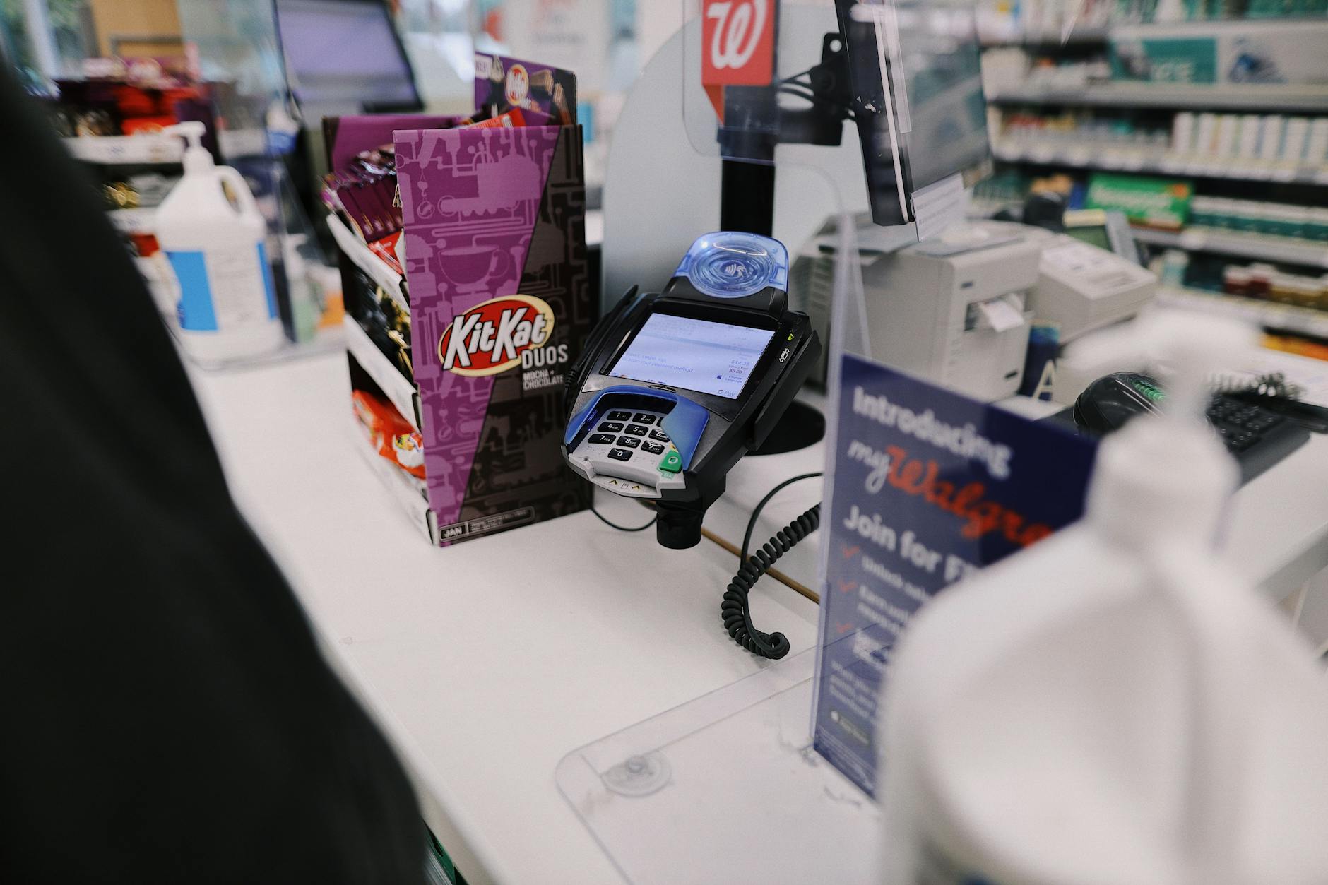 LINEコインをコンビニでチャージ・購入する方法|全国どこでも対応している基本手順